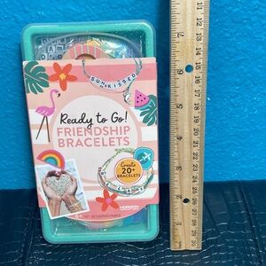 5 for $10: NWT Ready to Go! Friendship Bracelets Kit with Tropical Design